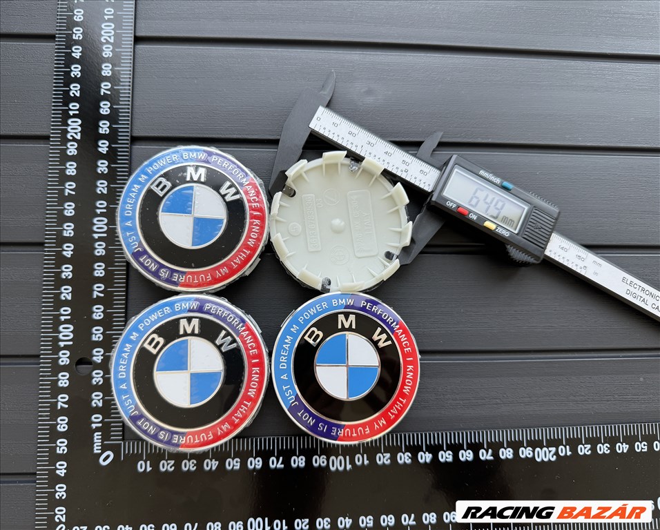 Új BMW 68mm Performance Felni Alufelni Kupak Közép Felnikupak Felniközép Embléma 36136783536 6783536 1. kép