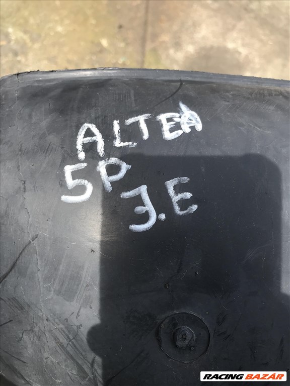 Seat Altea jobb első dobbetét 5p0809958 2. kép