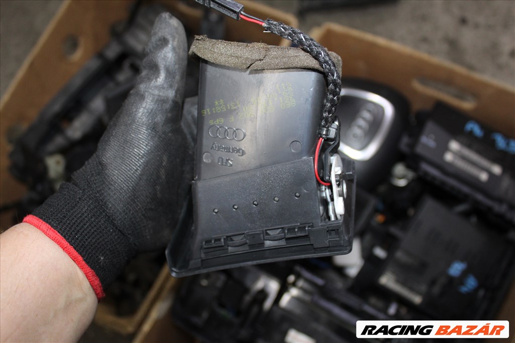 Audi A4 B7 2004-2009 2.0D jobb szellőző 8e0820902f 2. kép