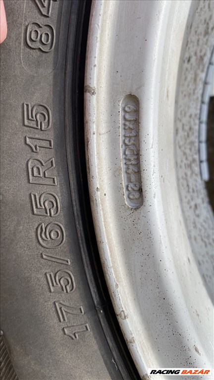  Peugeot 4x108 lyukosztású 15" használt alufelni, rajta 175/65 kopott Bridgestone téli gumi gumi  6. kép
