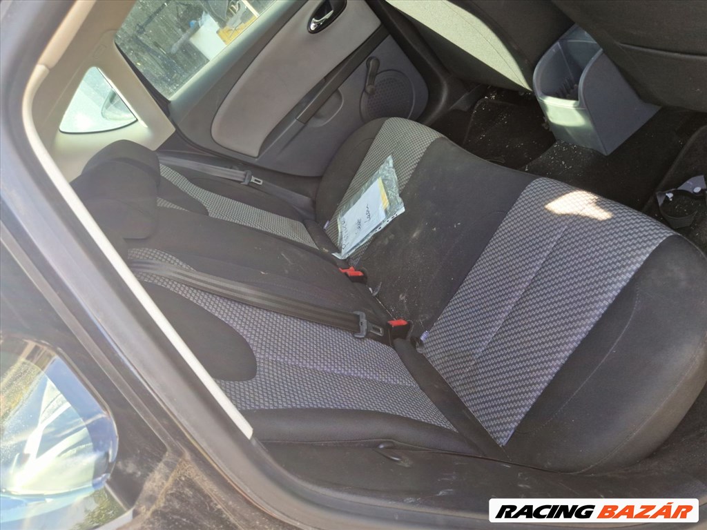 Seat León II bontott alkatrészei 9. kép