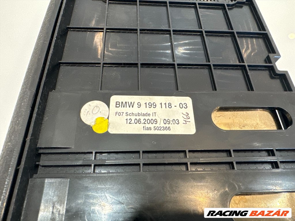 BMW F07 5GT 530 535 540 550 első középső tároló rekesz  9199118 4. kép