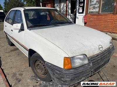 Opel Kadett E 1.4i bontott alkatrészei