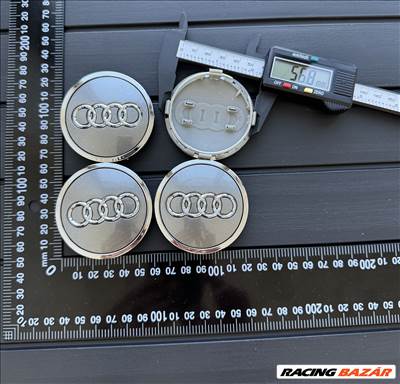 Új Audi 61mm 4M0601170JG3 8T0601170 8W0601170 Felni Alufelni Közép Kupak Felniközép Felnikupak