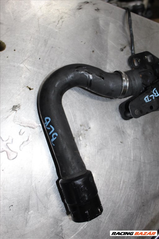 Audi A4 B7 2004-2009 2.0D vízcső 8e0121101aa 1. kép