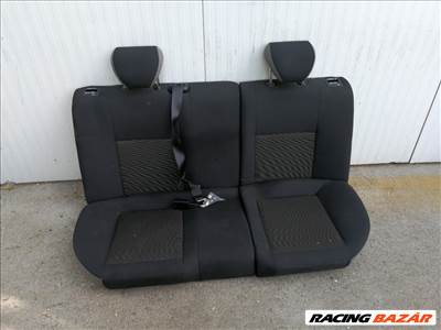 Mazda 2 (DE) hátsó ülés