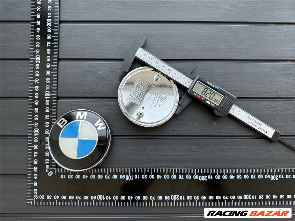 Új BMW 82mm Csomagtartó Csomagtér Gépház Géptető Embléma Jel Logo 51148132375 51148219237 3. kép
