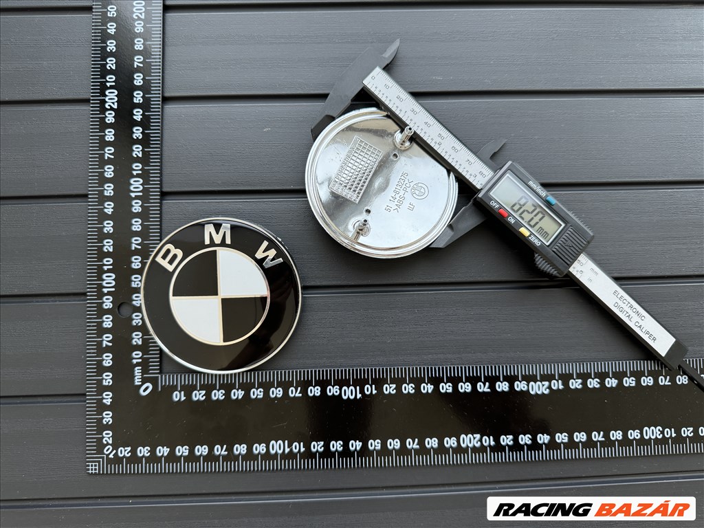 Új BMW 82mm Csomagtartó Csomagtér Gépház Géptető Embléma Jel Logo 51148132375 51148219237 5. kép