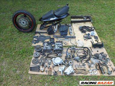 SUZUKI SV 650,2006-OS OSZTRÁK ALKATRÉSZEK,EGYBEN,NAGYON OLCSÓN