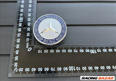 Új Mercedes 57mm Motorház Gépház Géptető Kiegészítő Embléma Jel A2048170616