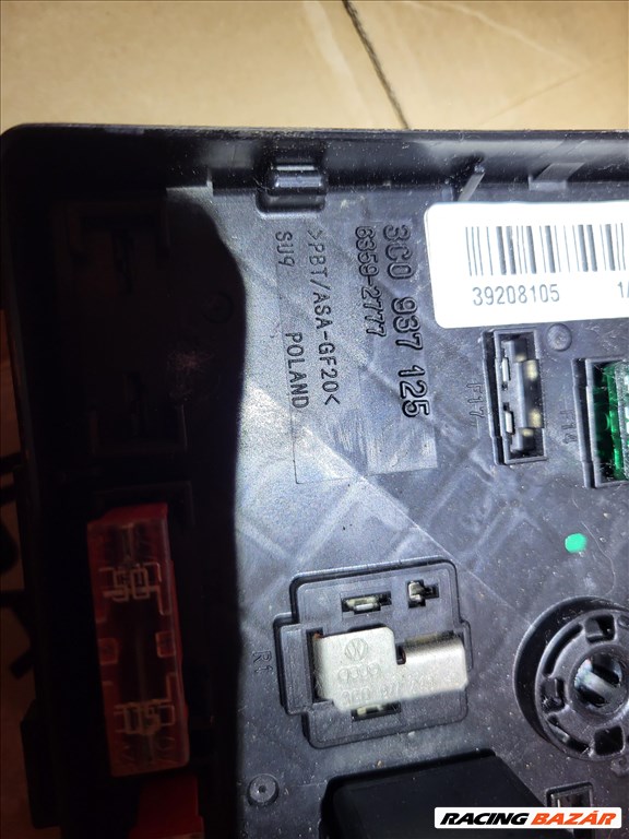 Volkswagen Passat B6 Biztosítéktábla  3c0937125 2. kép