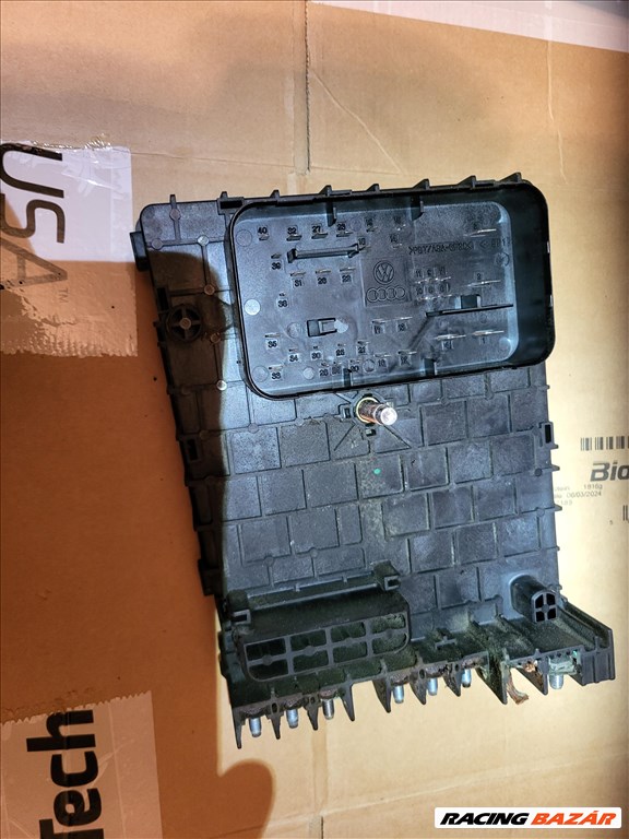 Volkswagen Passat B6 Biztosítéktábla  3c0937125 4. kép