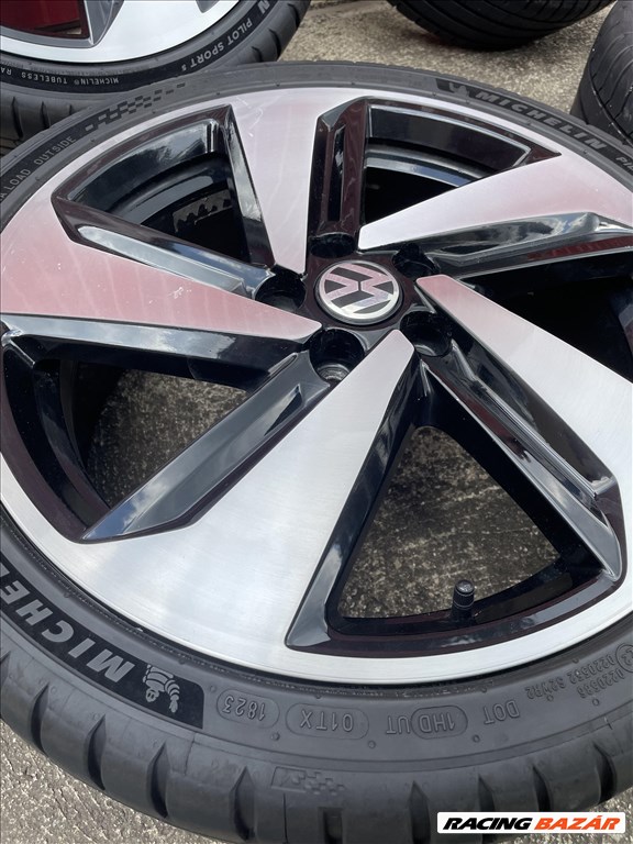Volkswagen Milton Keynes GTI alufelni Michelin Pilot Sport 5 nyárigumikkal  6. kép