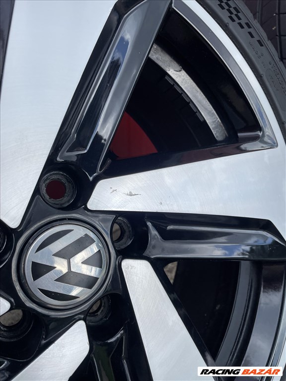 Volkswagen Milton Keynes GTI alufelni Michelin Pilot Sport 5 nyárigumikkal  8. kép