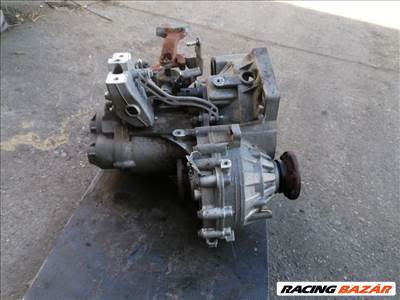 Volkswagen / VW Touran 2.0 FSI váltó
