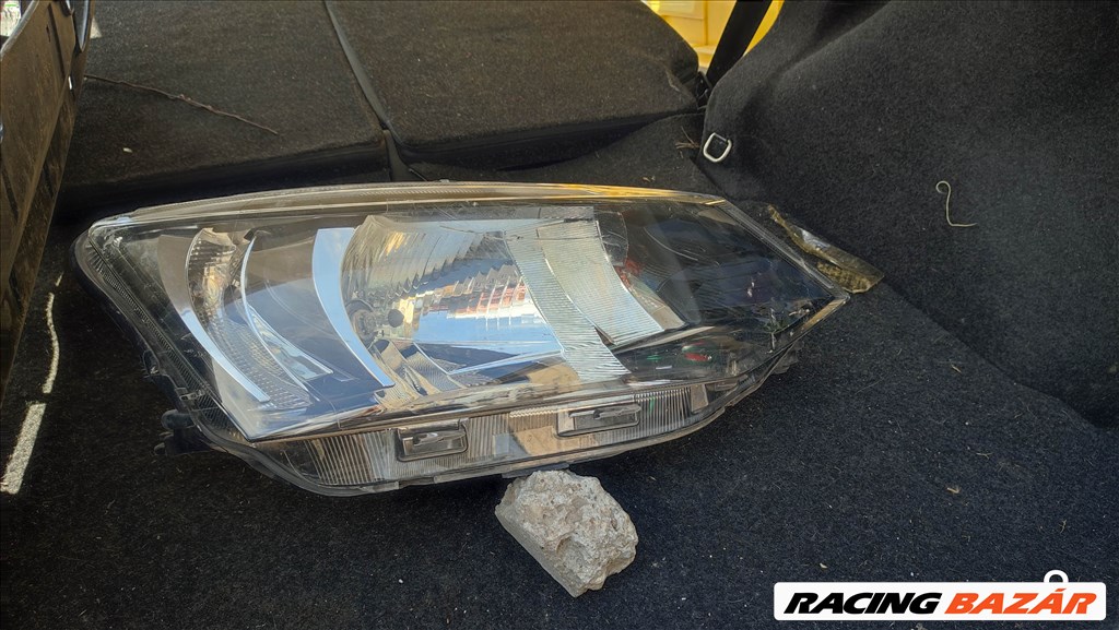 Skoda Fabia III 2015 fényszóró  6v1941016c 1. kép