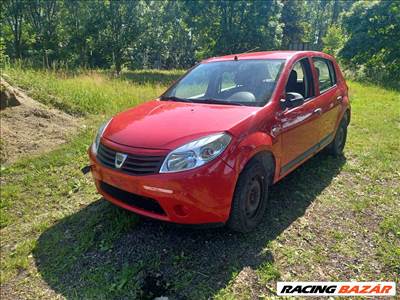 Dacia Sandero I bontott alkatrészei