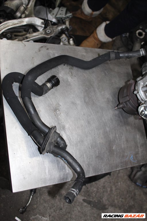 Audi A4 B7 2004-2009 vízcső 2.0D 8e1819350ag 1. kép