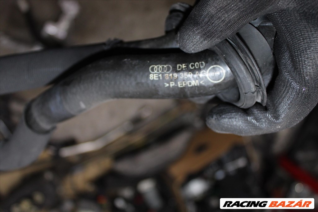 Audi A4 B7 2004-2009 vízcső 2.0D 8e1819350ag 2. kép
