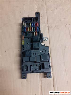 Volvo S60 Benzines motortéri biztosítéktábla eladó 9452993