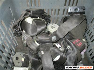 Fiat 500 hátsó biztonsági öv 