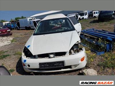 Ford Focus Mk1 Fényszóró Bal "103061"