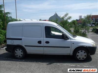 Opel Combo C bontott alkatrészei