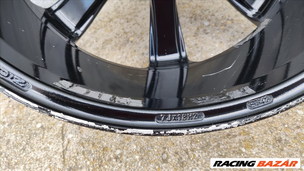 OZ Titan fekete alufelni szett, 7x18, 4x100 - 4x108, 75 (58.1), et42 4. kép