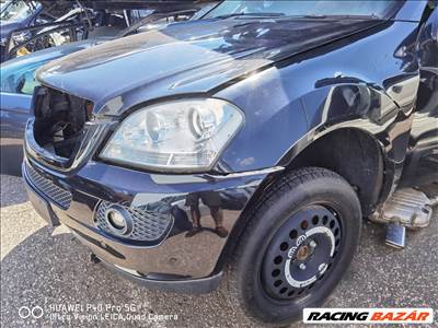 Mercedes ML-osztály W164 bal első sárvédő 