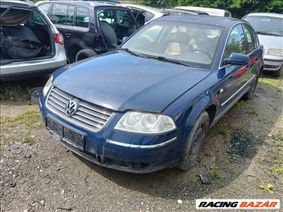Volkswagen Passat B5 1.9 TDI karosszéria elemek LA5E színben eladók la5eb55 avb19tdi