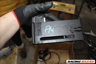 Audi A4 B7 2004-2009 2.0D ESP gomb és kártyatartó 8e1941561d