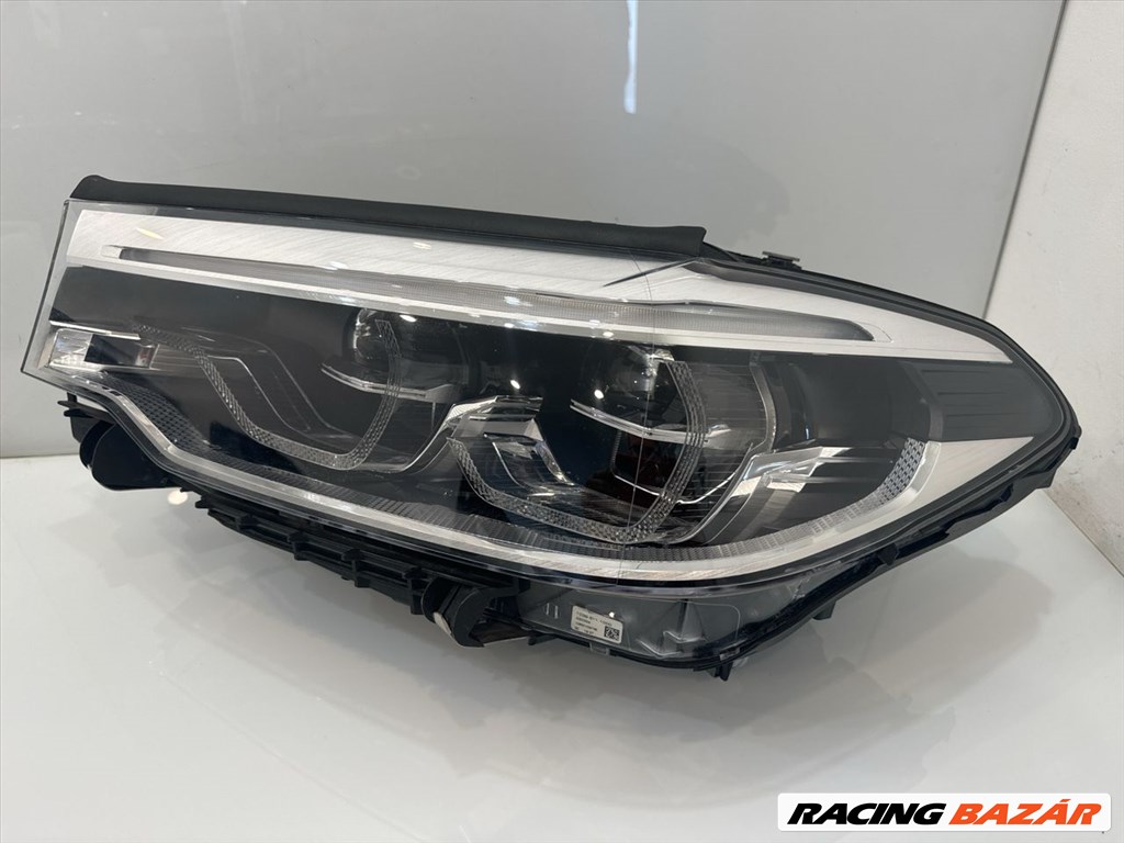 BMW G30 G31 Adaptive LED bal fényszóró 8499121 10396110009 2. kép