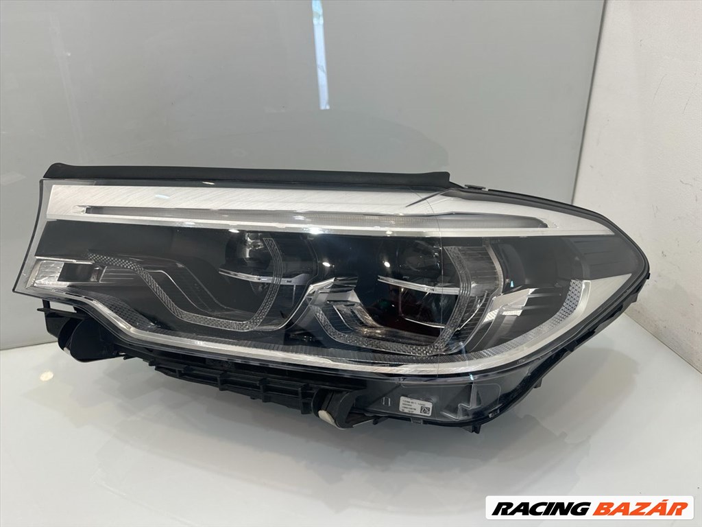 BMW G30 G31 Adaptive LED bal fényszóró 8499121 10396110009 1. kép