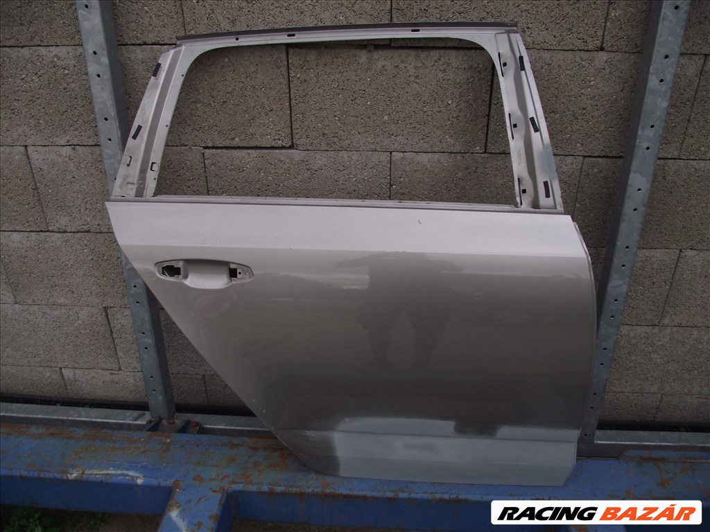 Skoda Octavia 3 kombi jobb hátsó ajtó 2013-2020 1. kép