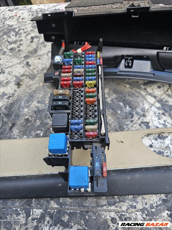 Mercedes A 170 W168 Biztosíték tábla utastéri  1. kép