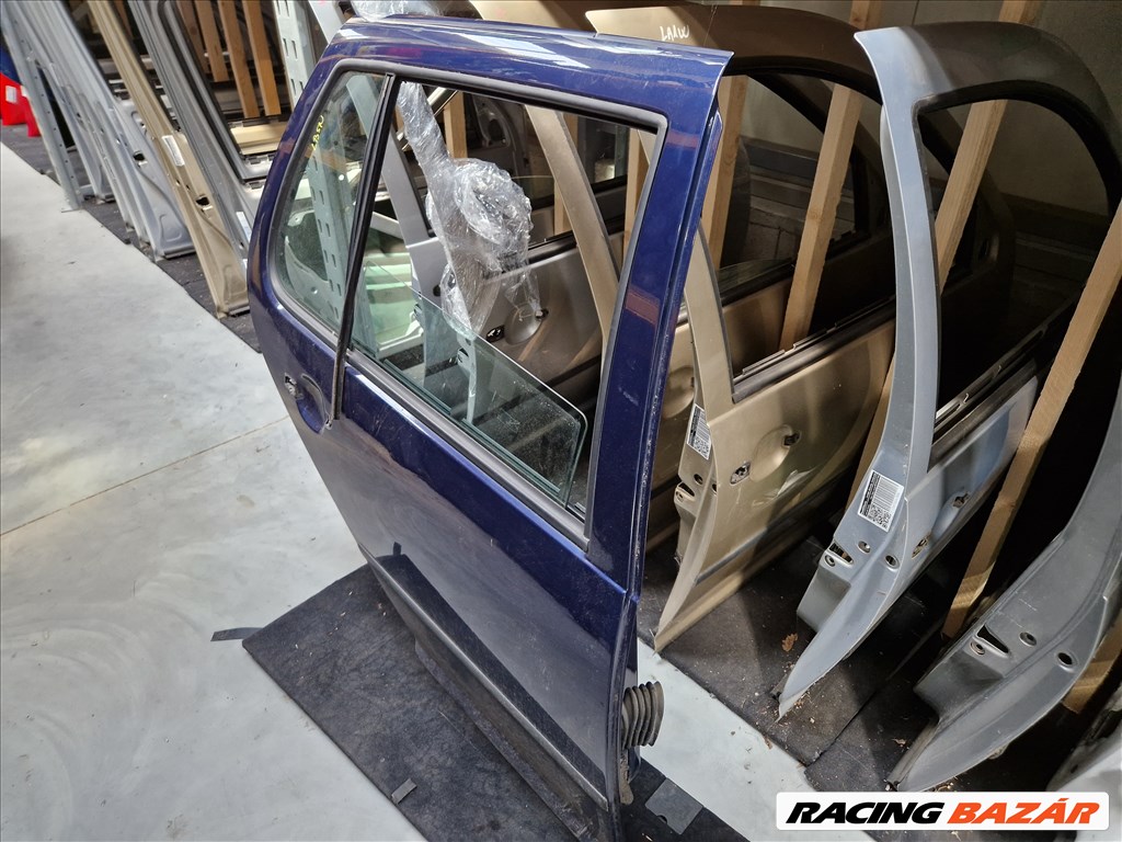 Volkswagen Golf IV jobb hátsó ajtó LB5N színkóddal  7. kép