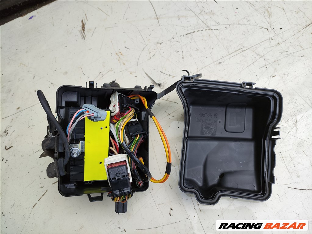 Citroën C3 Picasso biztosítéktábla doboz 9657287180 4. kép