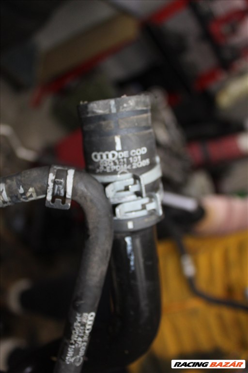 Audi A4 B7 2004-2009 2.0D vízcső 03g121473 3. kép