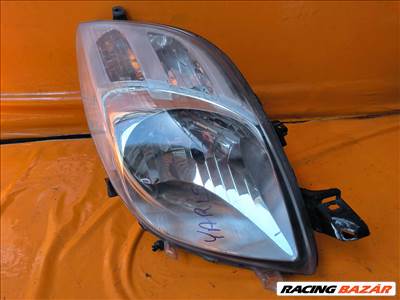 Toyota Yaris (XP90) Jobb fényszóró 