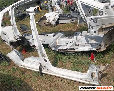 Opel Zafira B jobb és bal küszöb B oszloppal