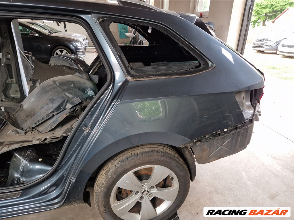 Skoda Superb III kombi bal hátsó sárvédő 2. kép