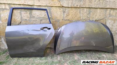 Toyota Verso  B.h. ajtó eladó. 