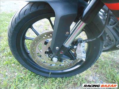 APRILIA RS 125 ,4T,2023-ASRÓL:3150 KM-T HASZNÁLT KOMPLETT ELSŐTELESZKÓP