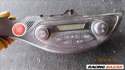 Toyota Yaris  3 hybrid 2017 1.5B start/stop gomb