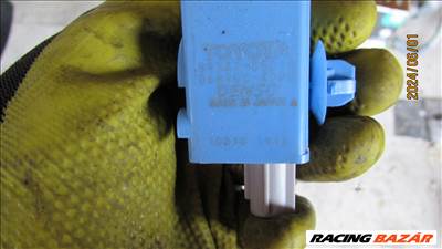 Toyota Yaris 3 2017 hybrid 1.5B vezeték nélküli ajtózár 8974705010