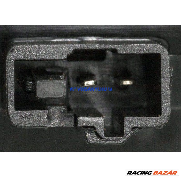 Skoda Octavia III csomagtérnyitó gomb mikrokapcsolóval  3v0827566 2. kép