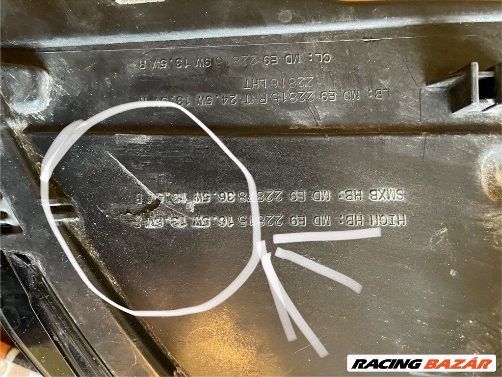 audi a3 jobb és bal fényszóró (8Y) 2022évj. 8y0941035f 8y0941036f 2. kép