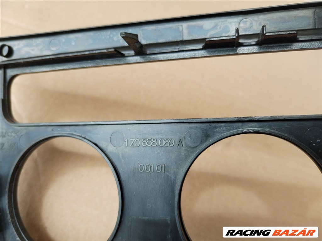 Skoda Octavia 2 rádió fűtéskapcsoló keret 1z0858069a 4. kép