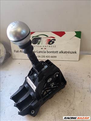 Jeep Renegade váltókulissza 