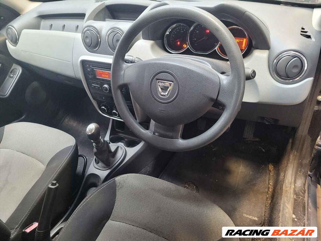 Dacia Duster I bontott alkatrészei 2. kép